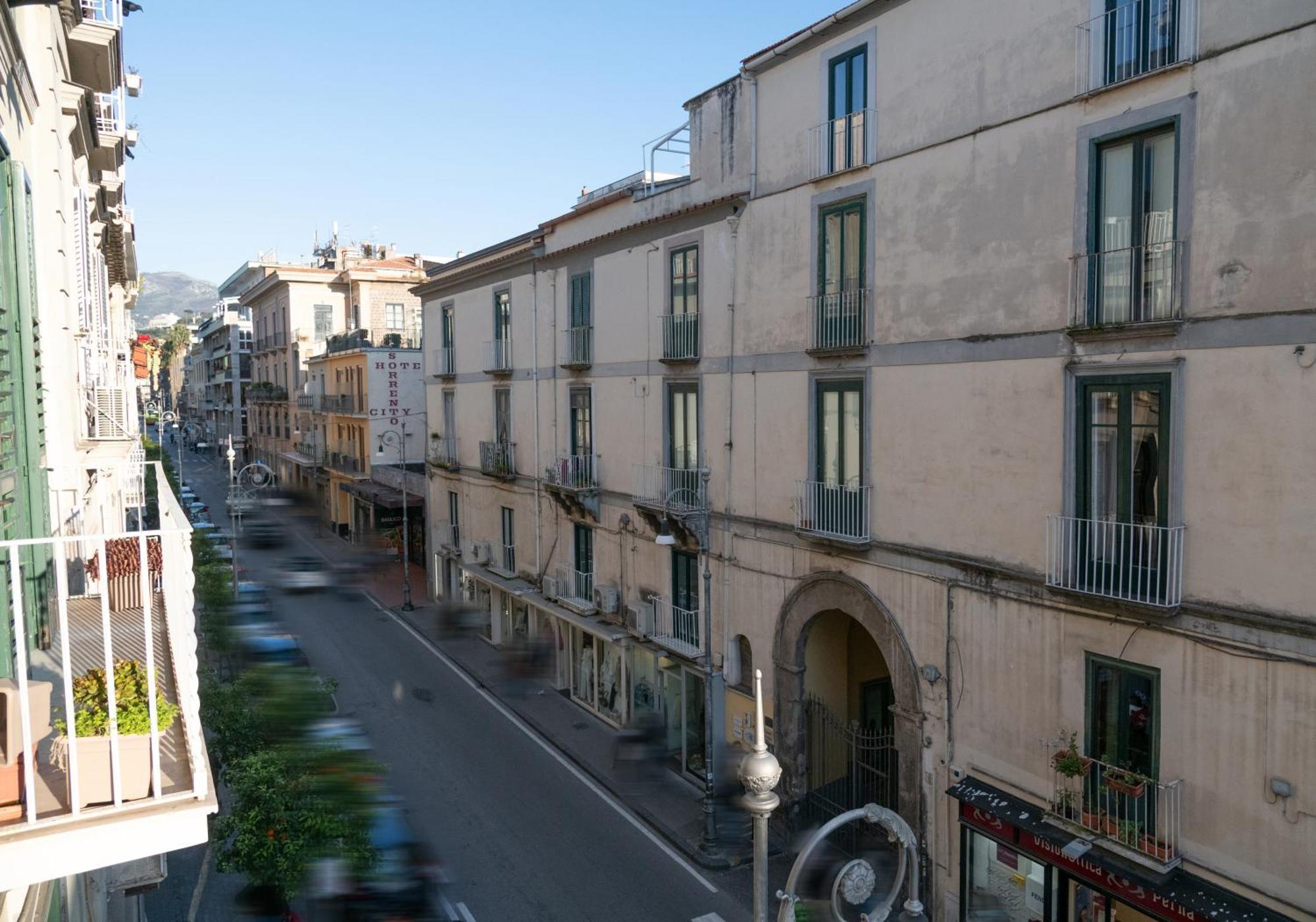 Anfora Romana - Centro Apartment *