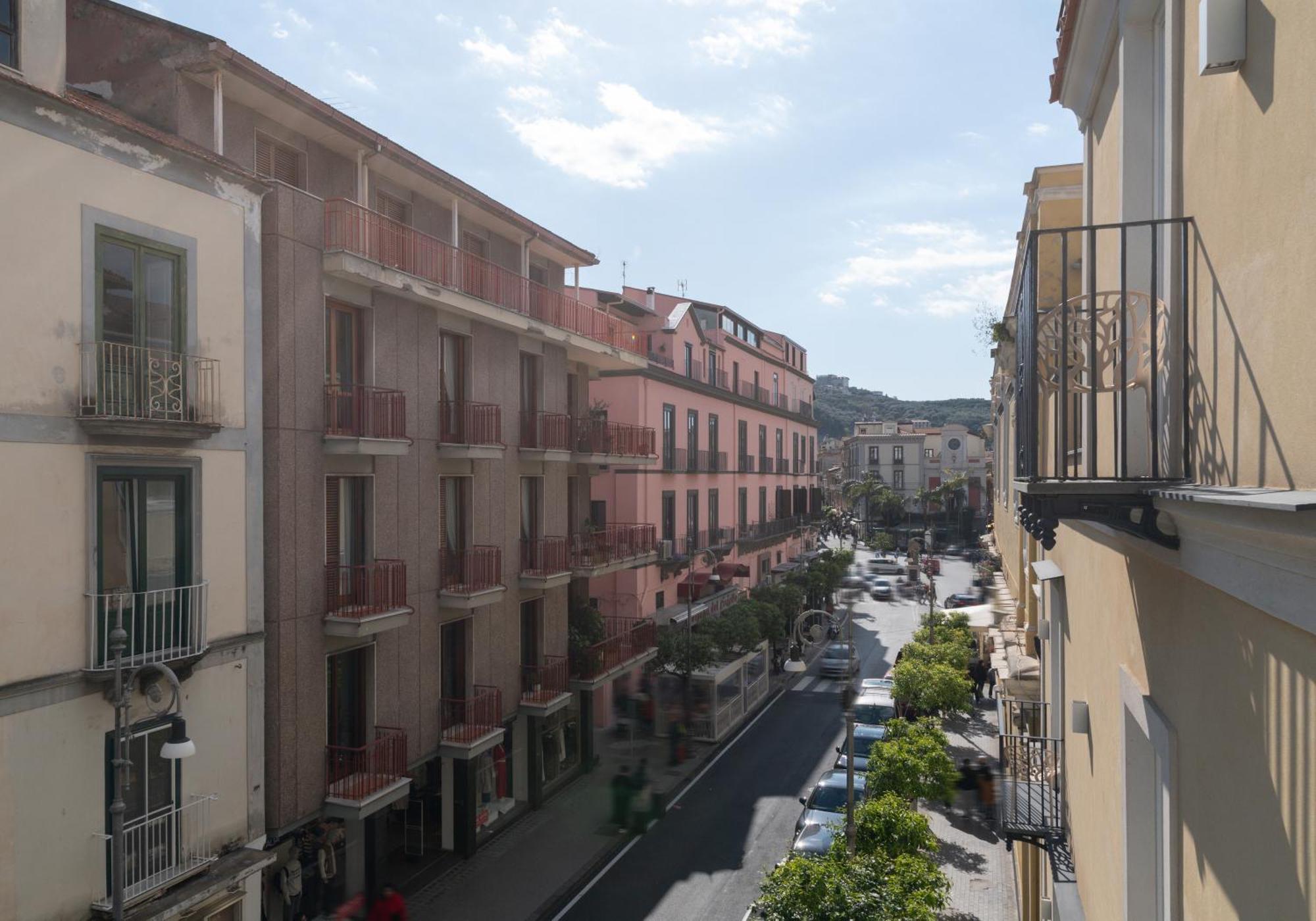 Anfora Romana - Centro Apartment *